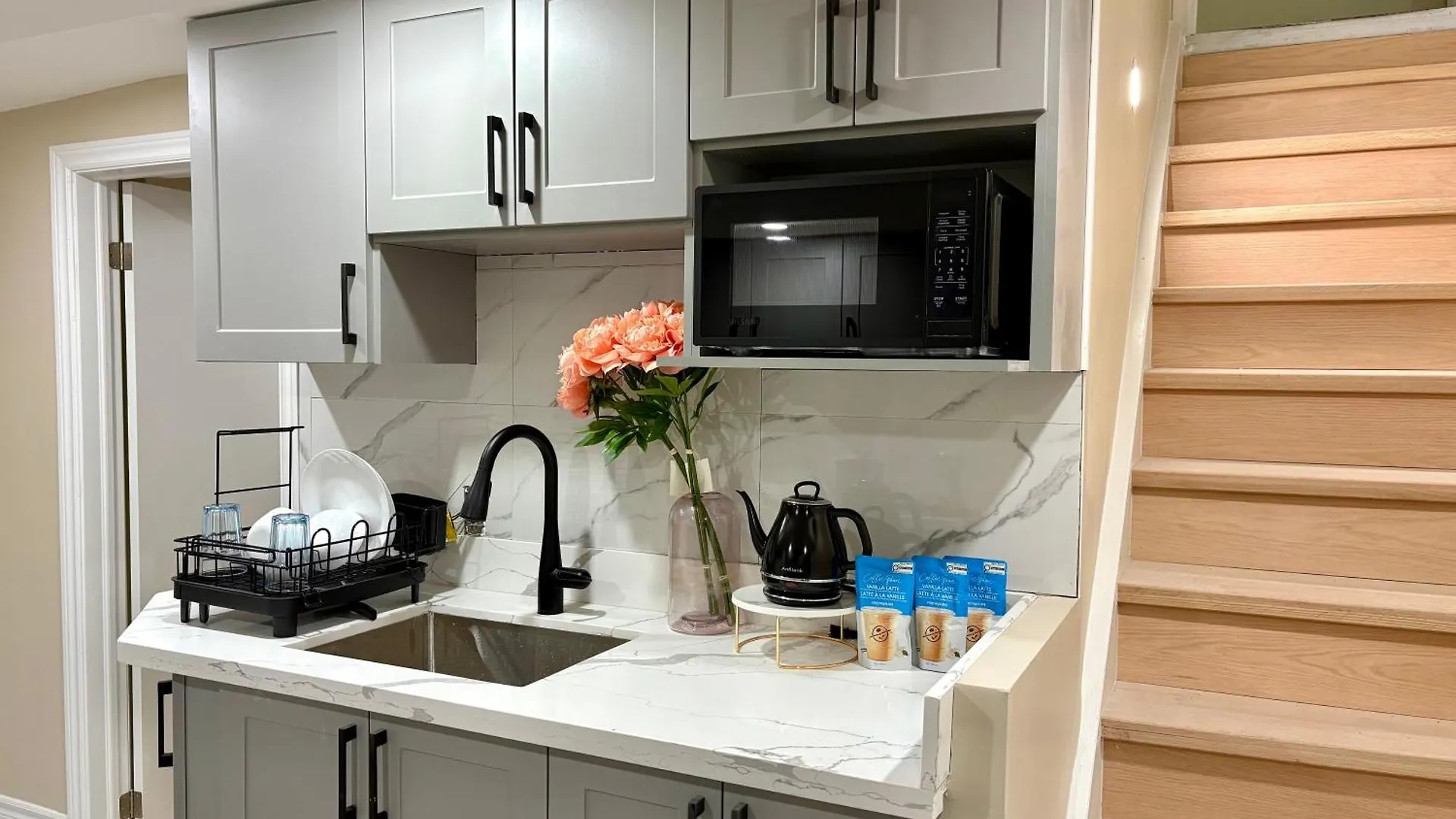 ホームステイ Vita House Toronto Near Downsview And Yorkdale Shopping Center カナダ