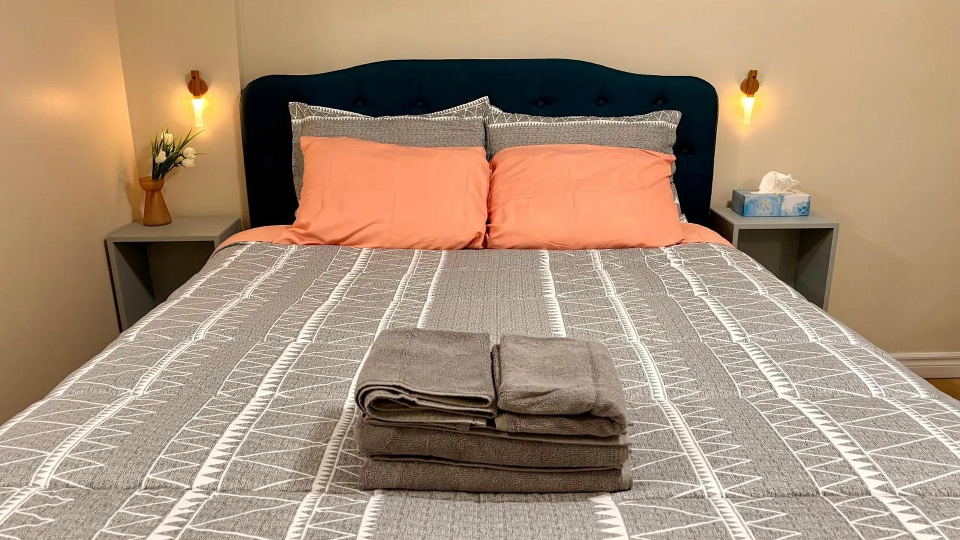 Vita House Toronto Near Downsview And Yorkdale Shopping Center