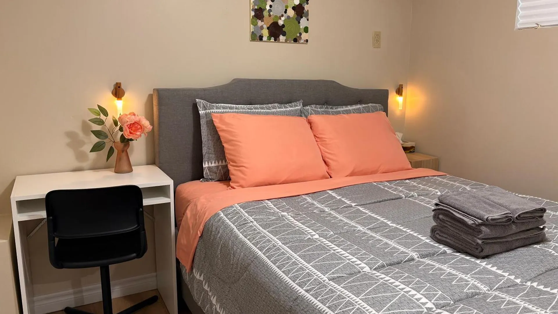 Vita House Toronto Near Downsview And Yorkdale Shopping Center 0*,  Canada