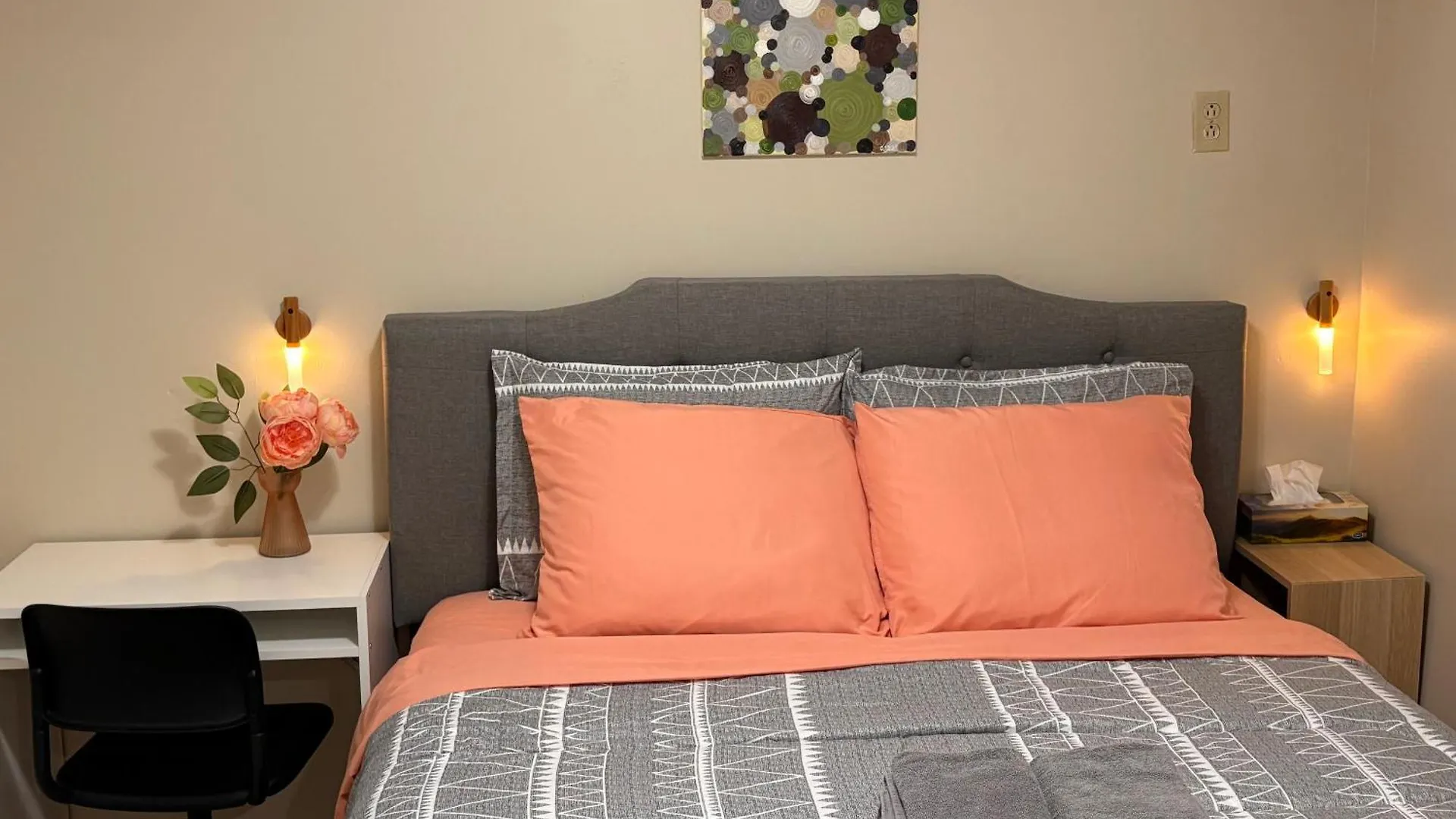 Vita House Toronto Near Downsview And Yorkdale Shopping Center