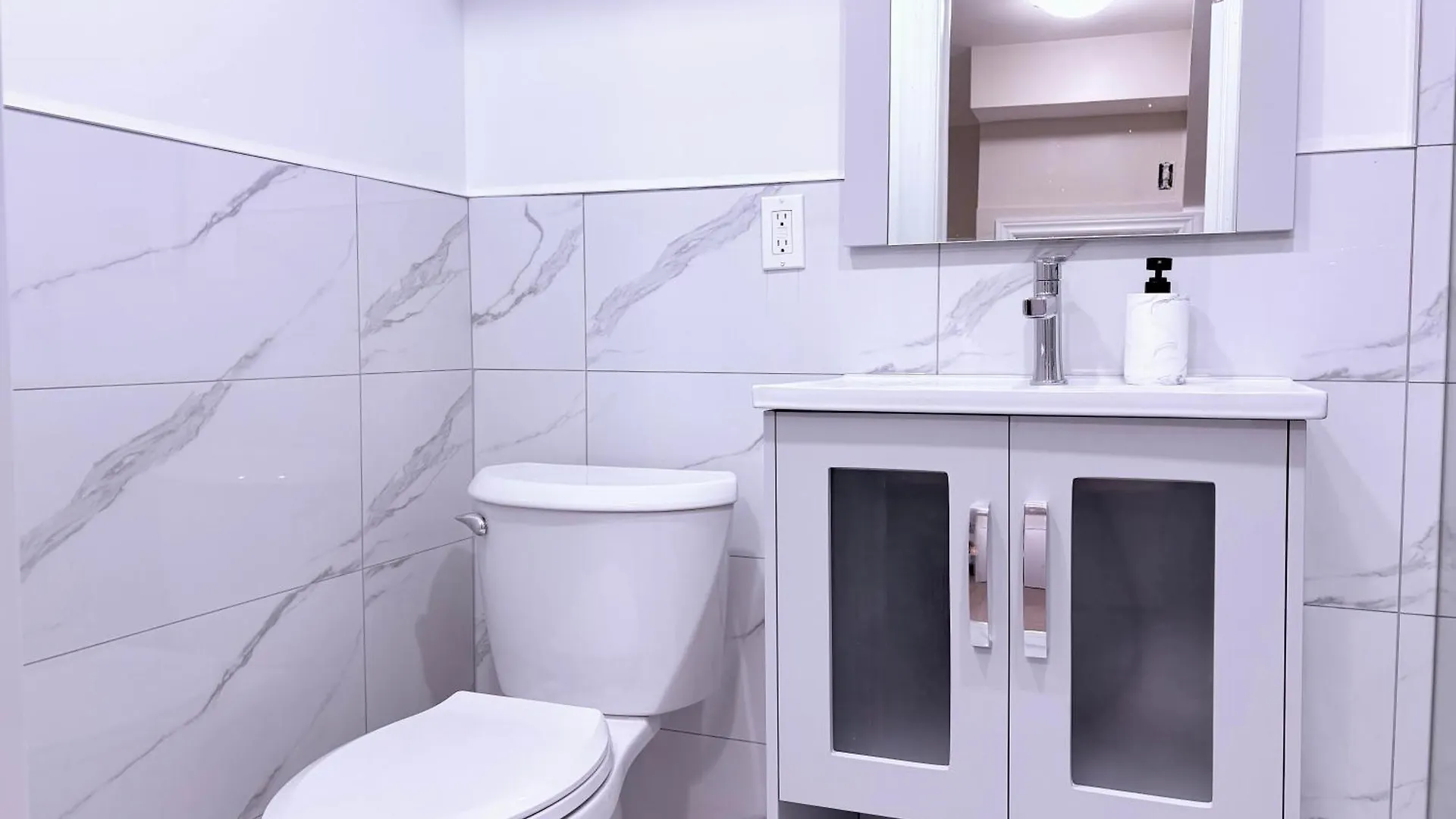 Vita House Toronto Near Downsview And Yorkdale Shopping Center 0*,  Canada