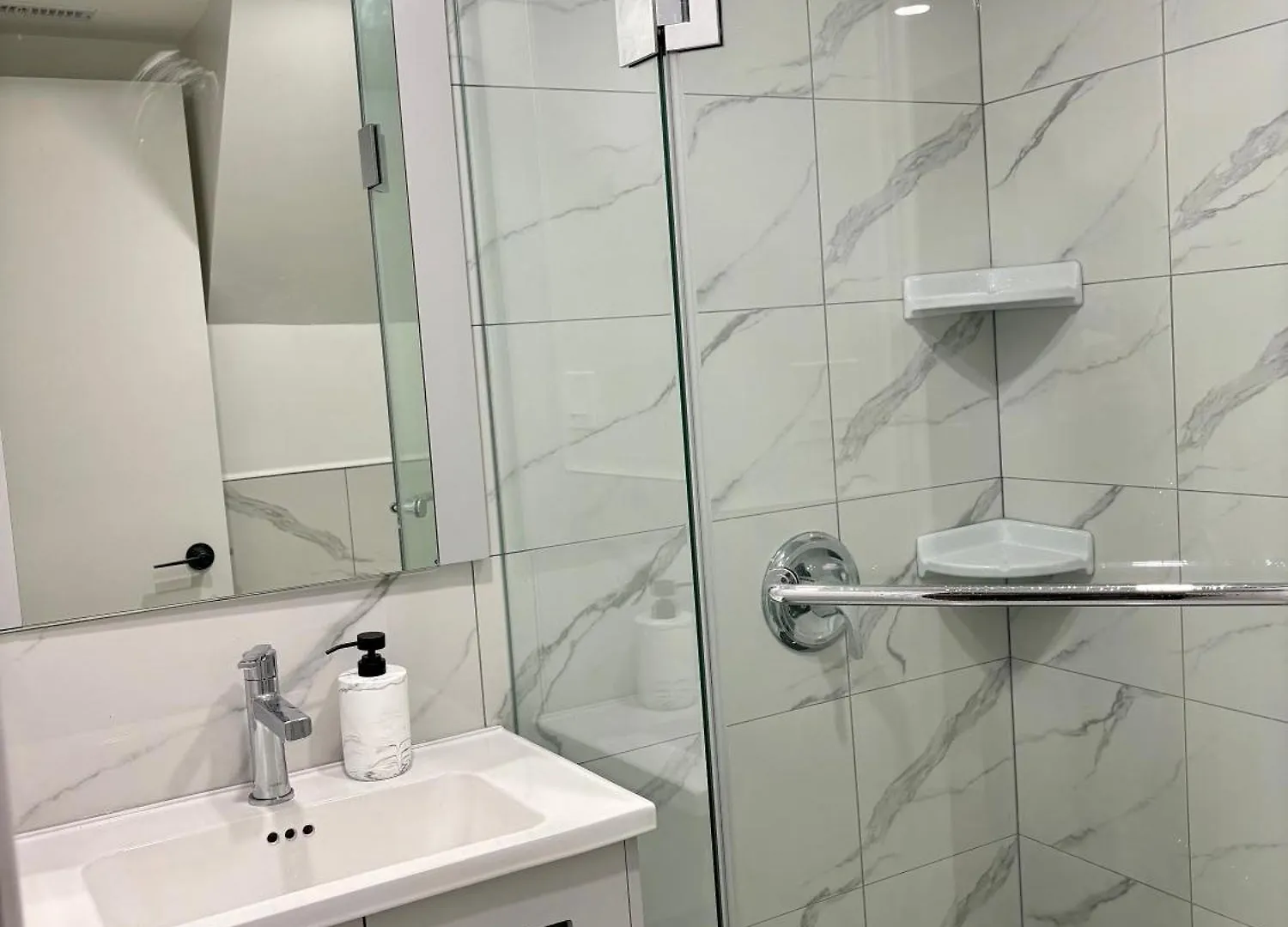 Vita House Toronto Near Downsview And Yorkdale Shopping Center 0*,