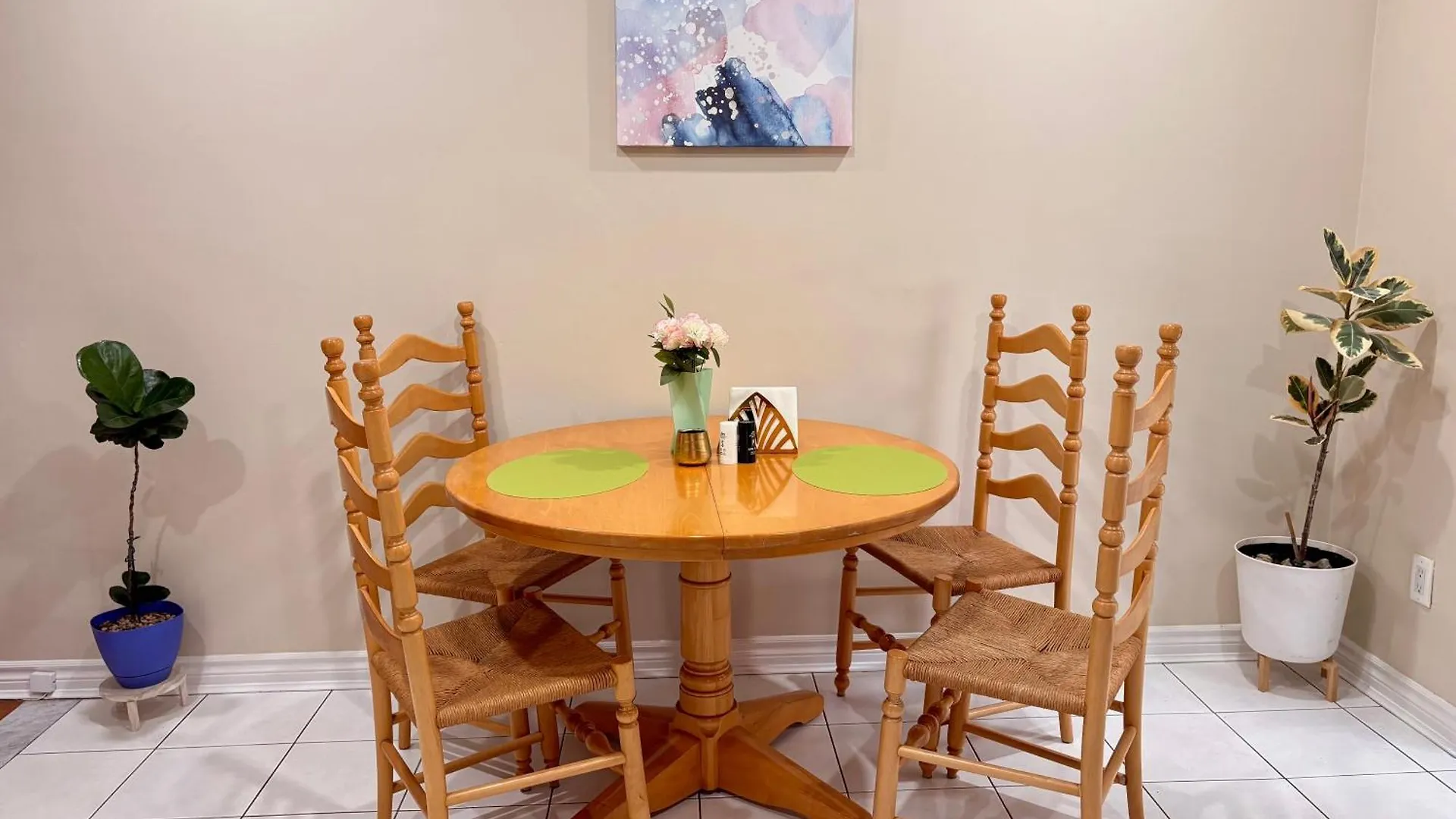 Vita House Toronto Near Downsview And Yorkdale Shopping Center 0*,