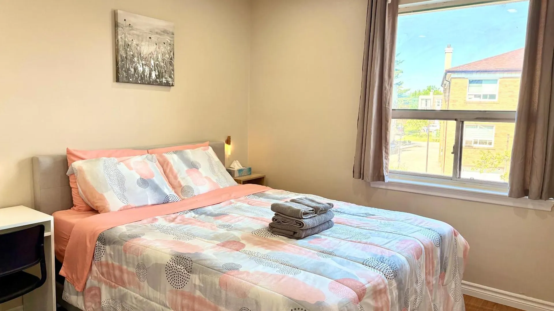 Vita House Toronto Near Downsview And Yorkdale Shopping Center