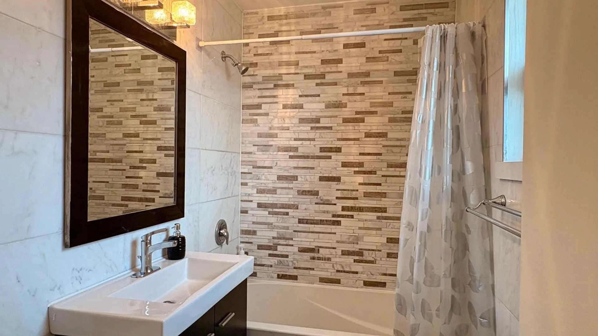 Vita House Toronto Near Downsview And Yorkdale Shopping Center Kanada